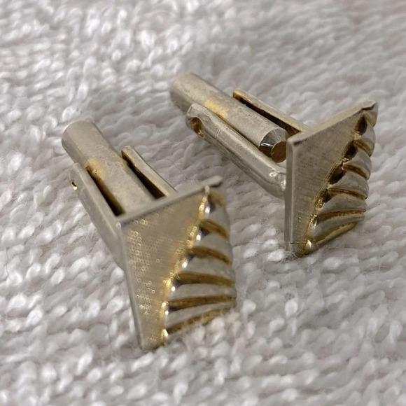 Vintage Gold Tone Metal  Rectangle Textured Cufflinks - Picture 6 of 9